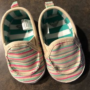 Infant roxy slide on shoes size 9-12 months size 2
